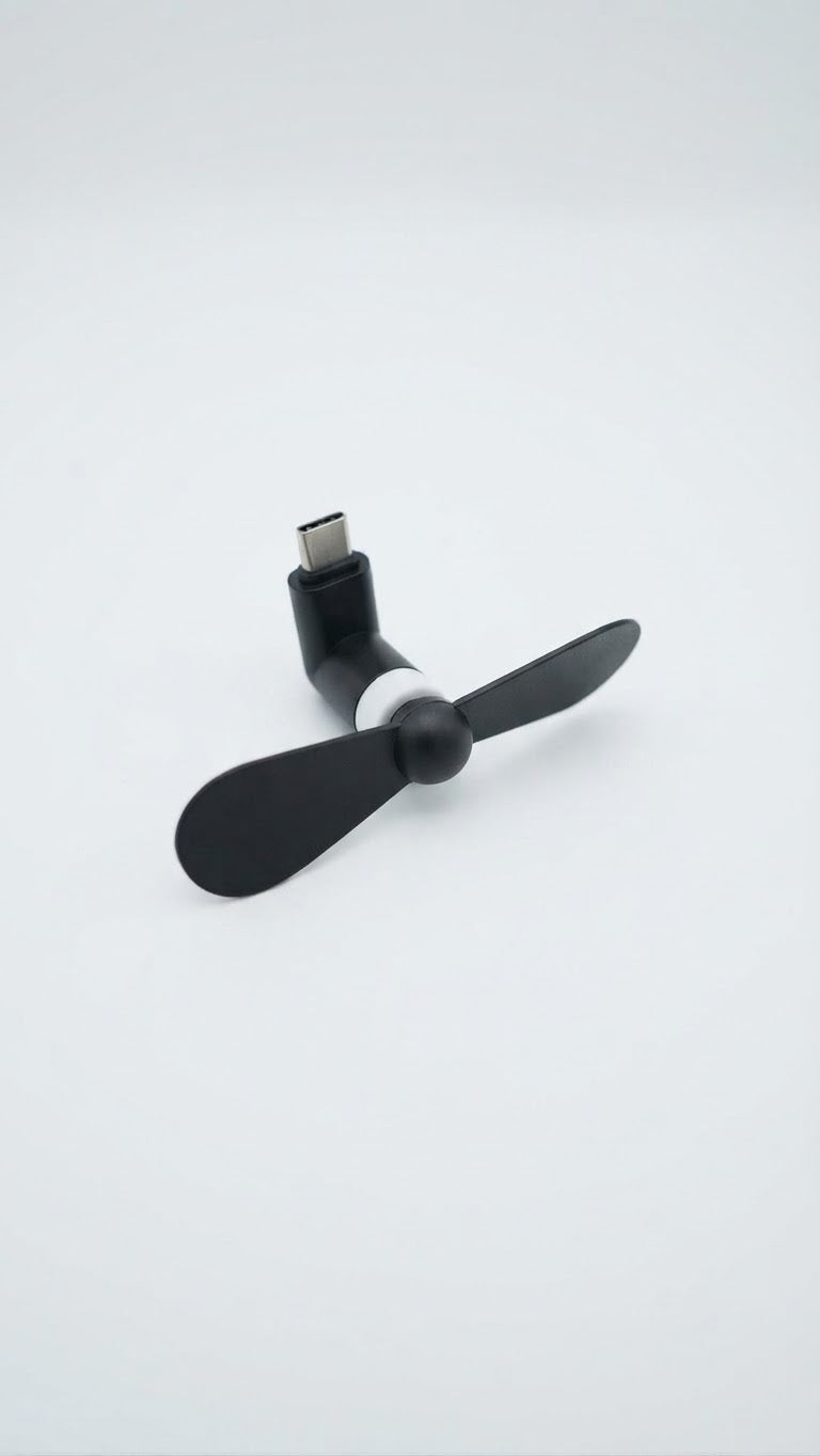 Reckx Cool Breeze Mini Fan, Black